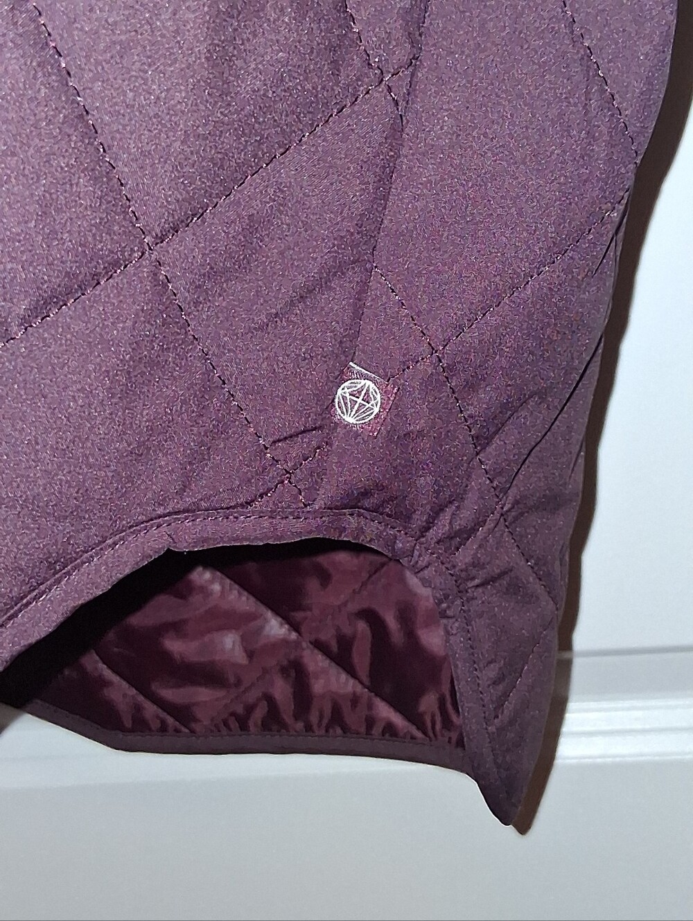 Mondetta Quilted Jacket - Picture 3 of 8